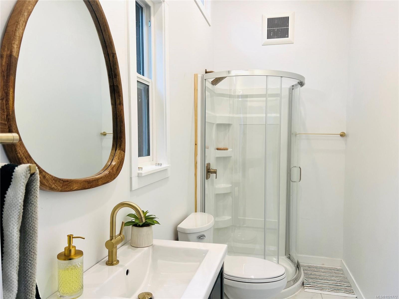 11255 Nitinat Rd, North Saanich, BC