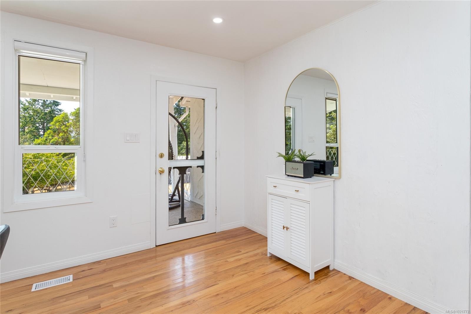 11255 Nitinat Rd, North Saanich, BC