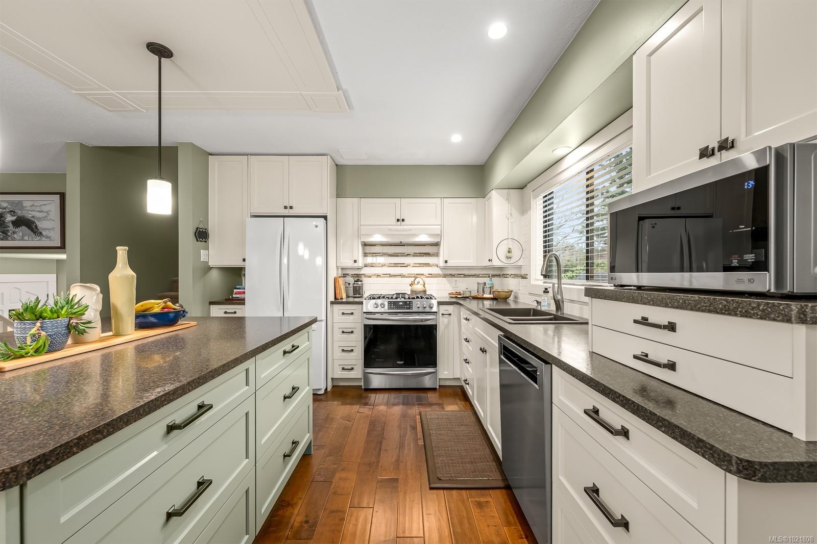 4988 Adrian Rd, Courtenay, BC