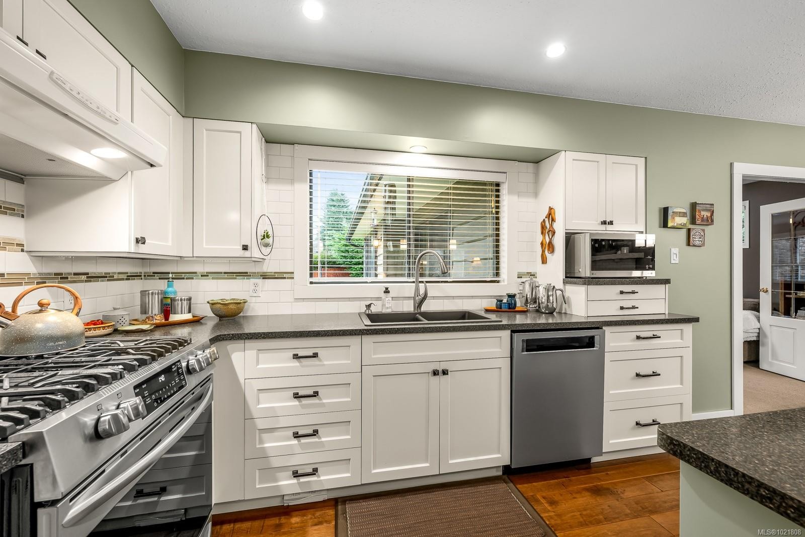 4988 Adrian Rd, Courtenay, BC