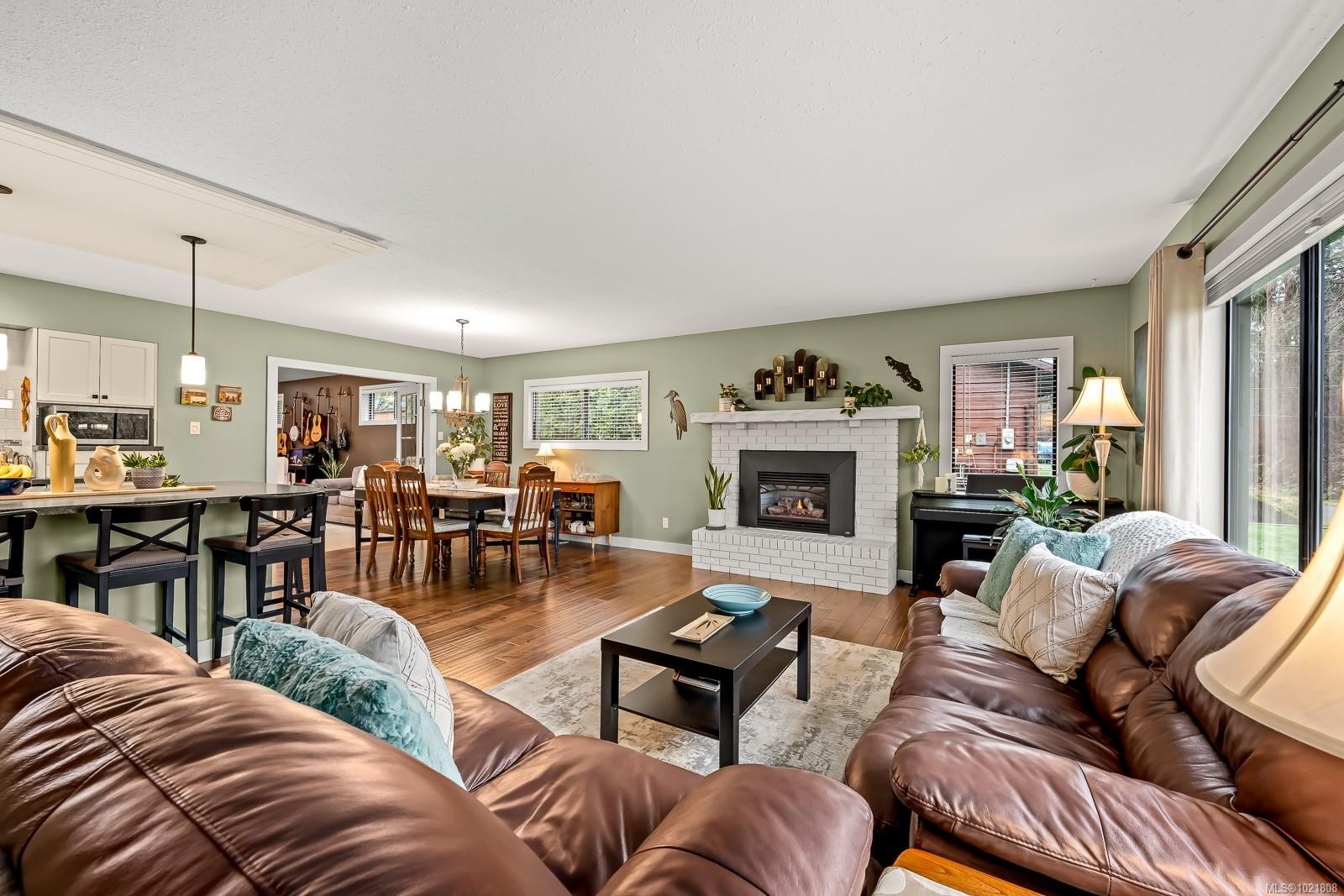 4988 Adrian Rd, Courtenay, BC