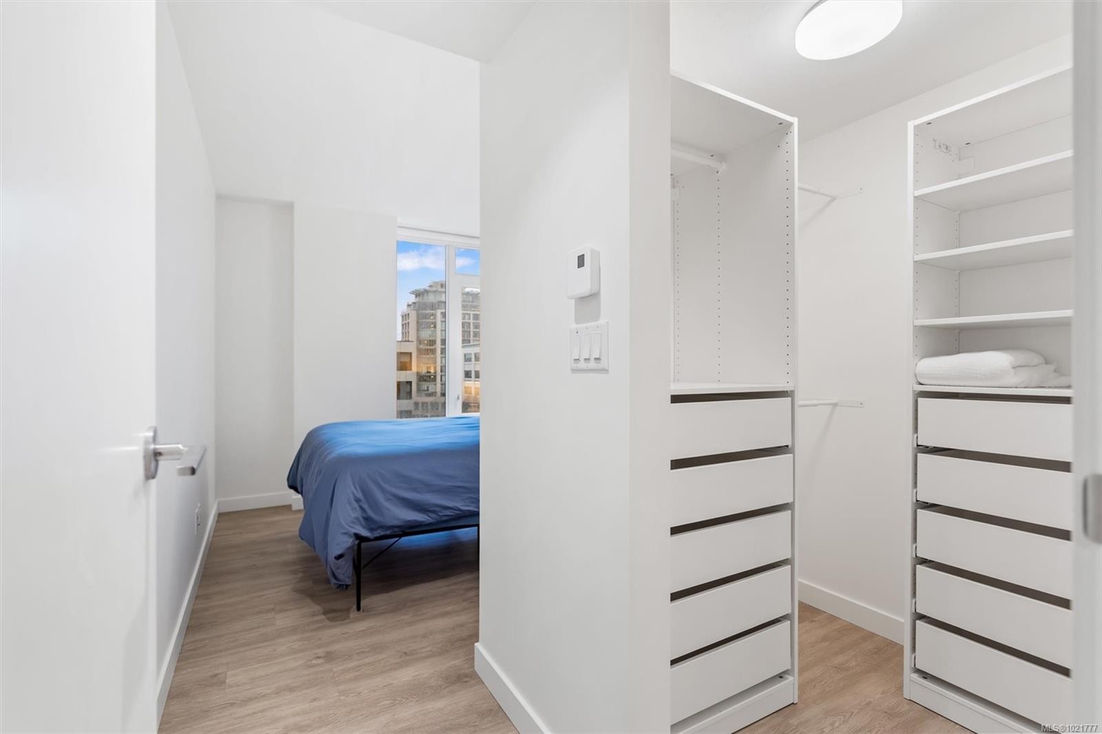 607-845 Johnson St, Victoria, BC - Indoor