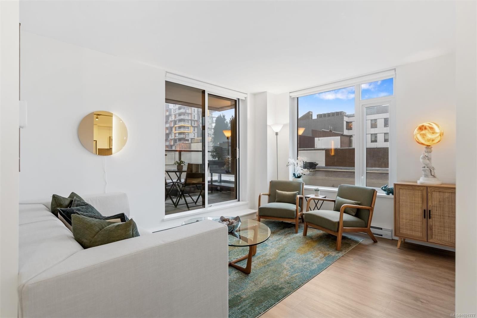 607-845 Johnson St, Victoria, BC - Indoor