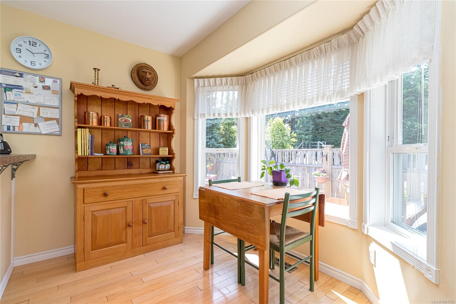 6377 Rodolph Rd, Central Saanich, BC