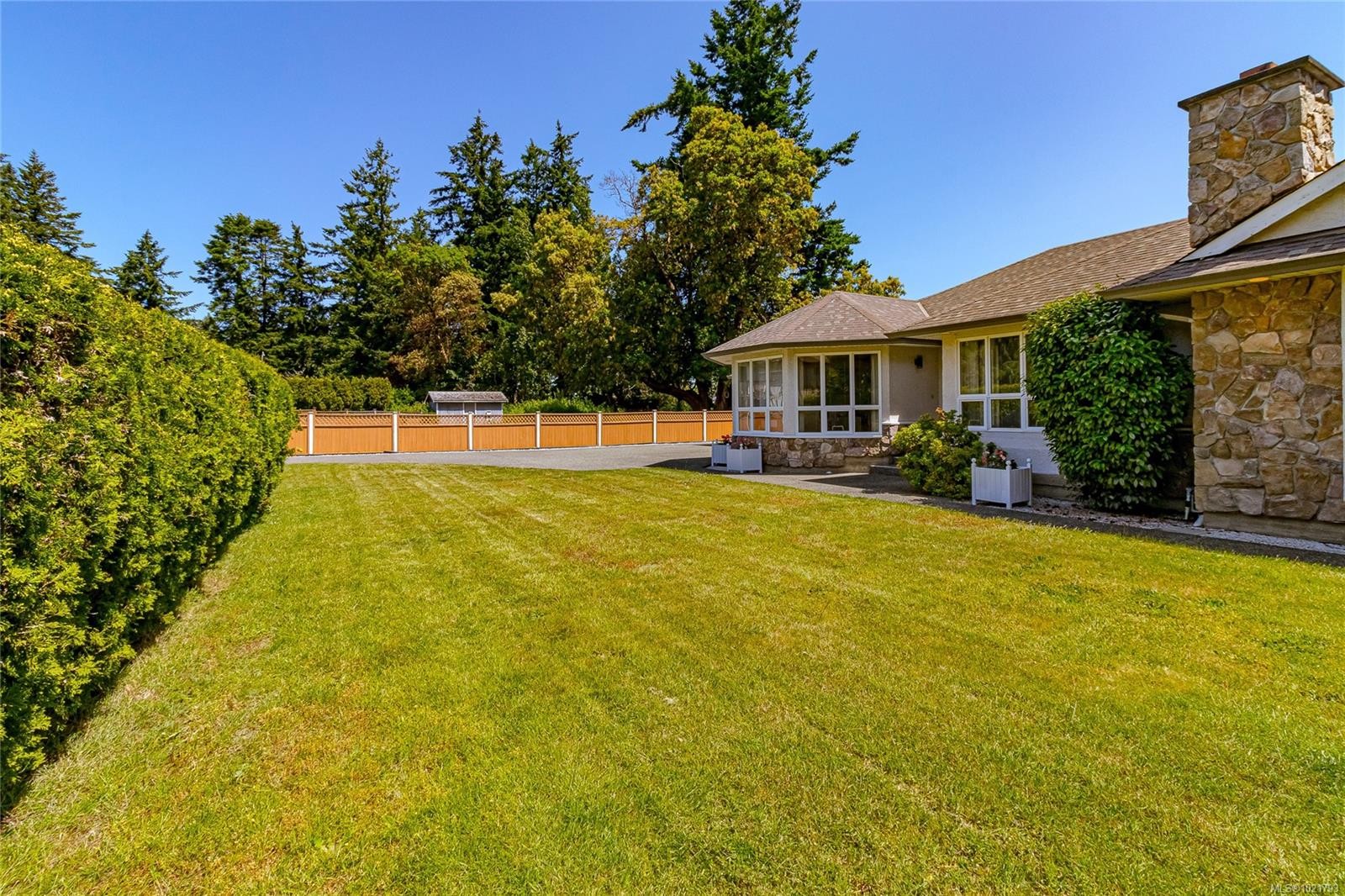 6377 Rodolph Rd, Central Saanich, BC