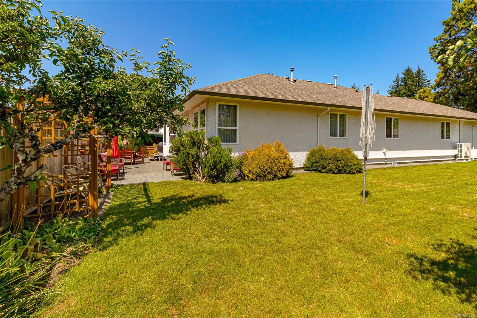 6377 Rodolph Rd, Central Saanich, BC