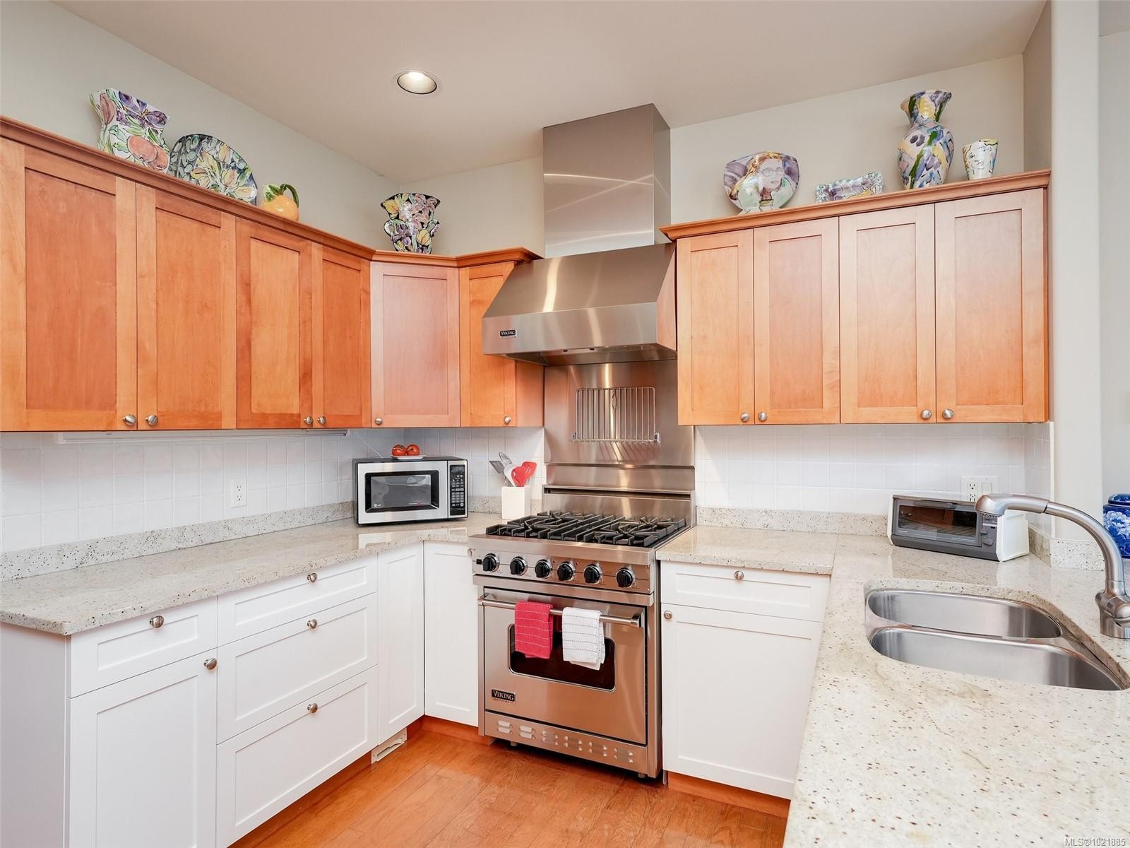 25-1286 Tolmie Ave, Saanich, BC