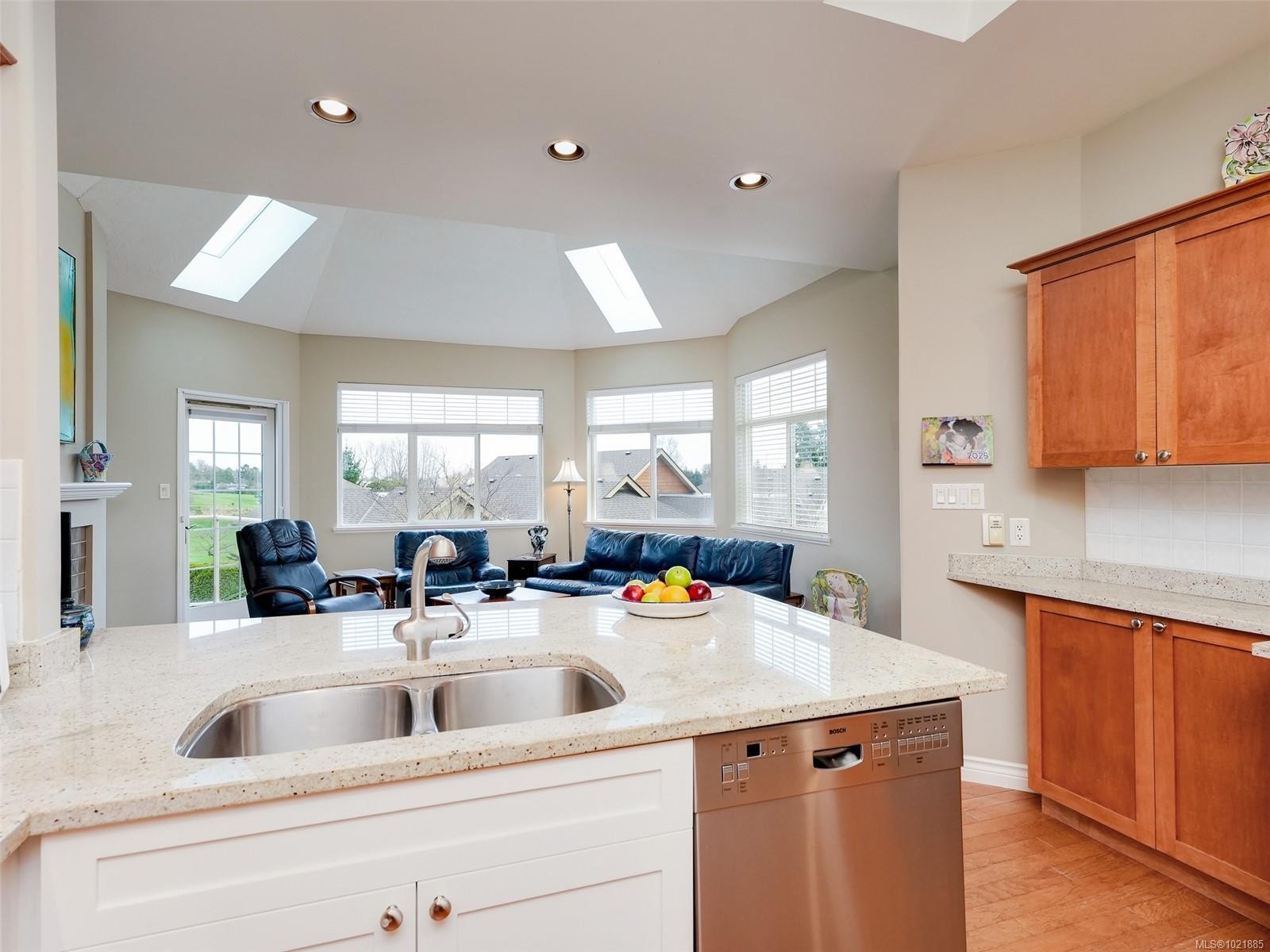 25-1286 Tolmie Ave, Saanich, BC