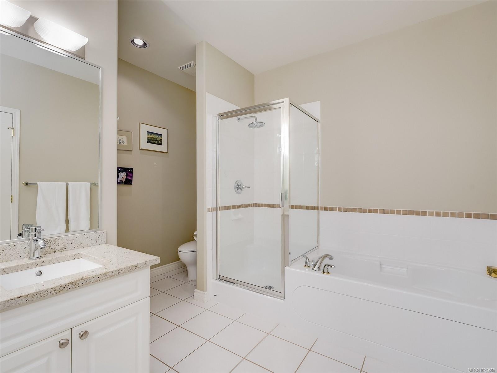 25-1286 Tolmie Ave, Saanich, BC