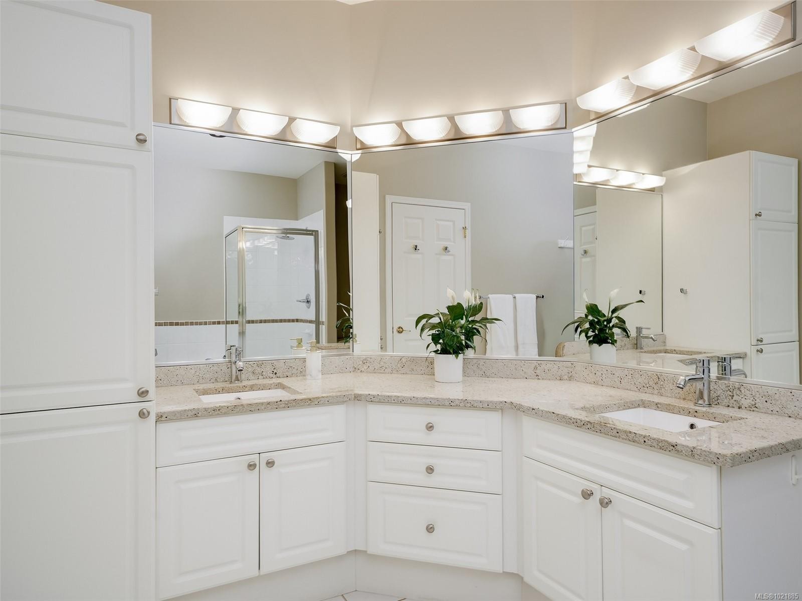 25-1286 Tolmie Ave, Saanich, BC