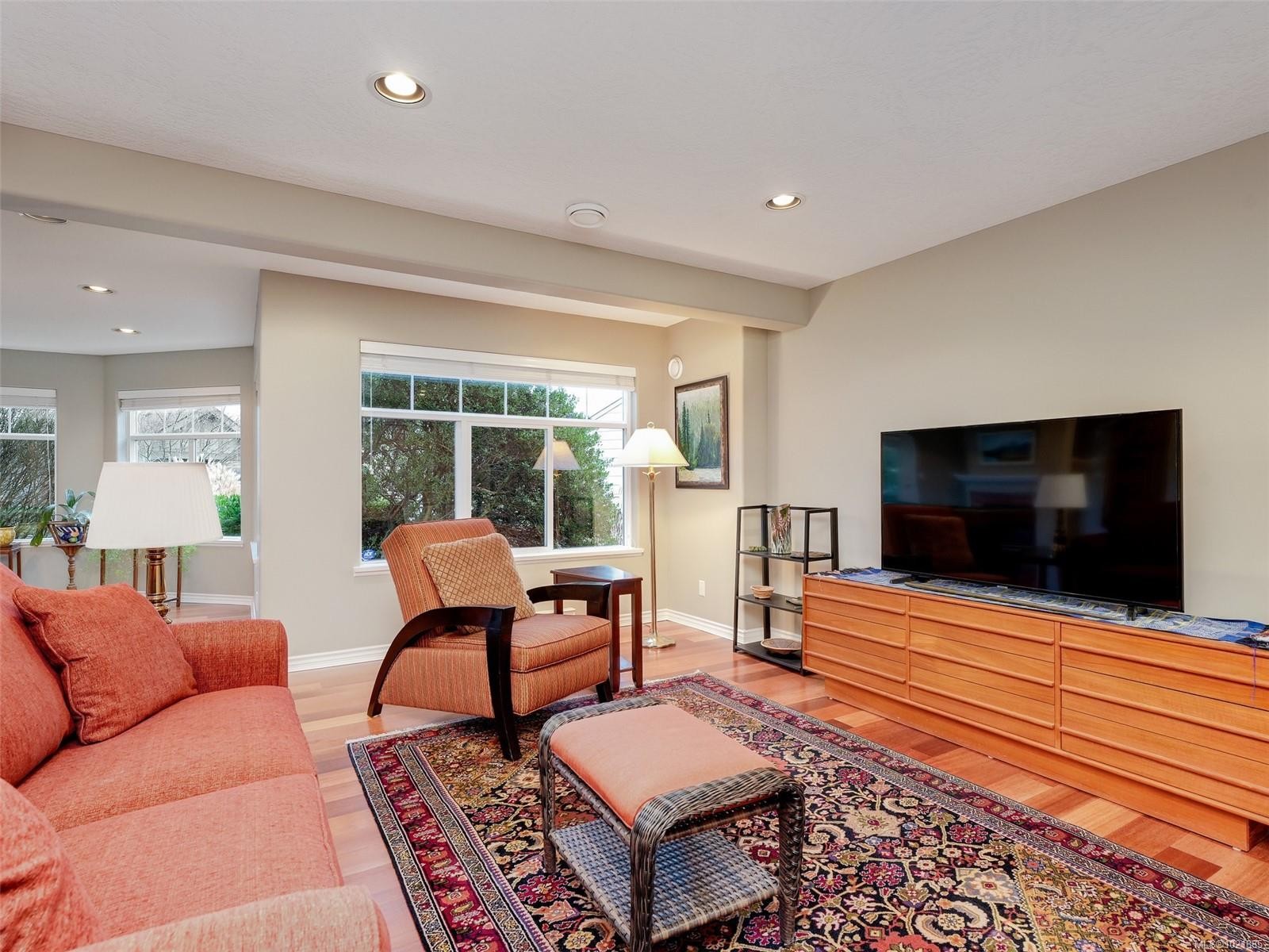 25-1286 Tolmie Ave, Saanich, BC