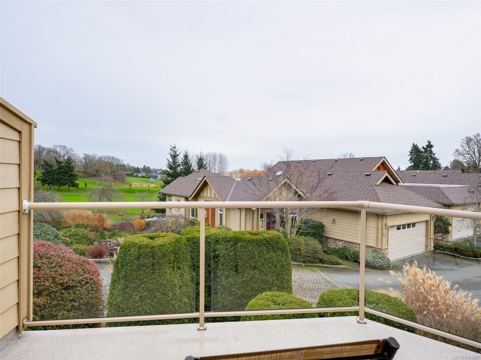 25-1286 Tolmie Ave, Saanich, BC