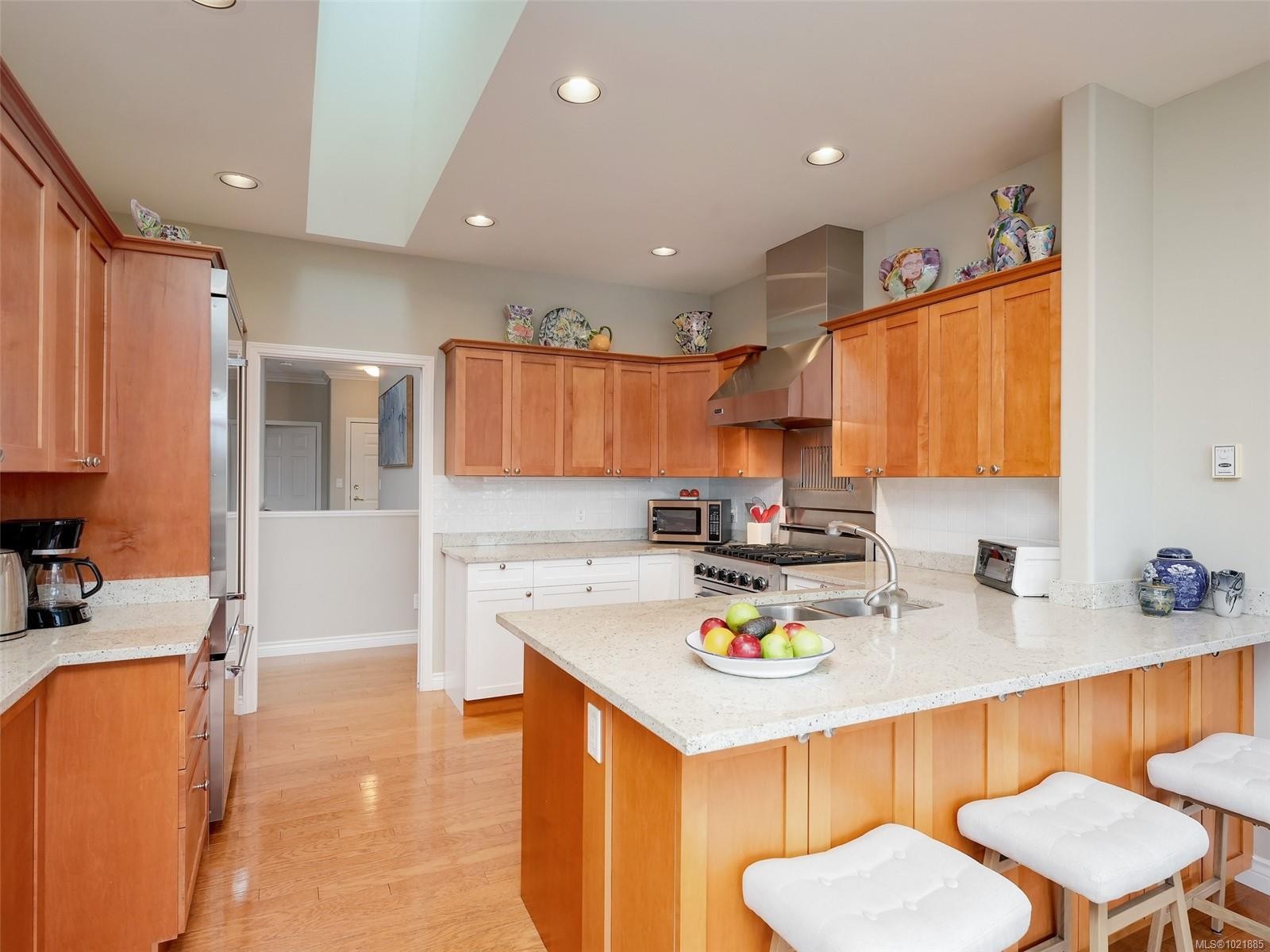 25-1286 Tolmie Ave, Saanich, BC