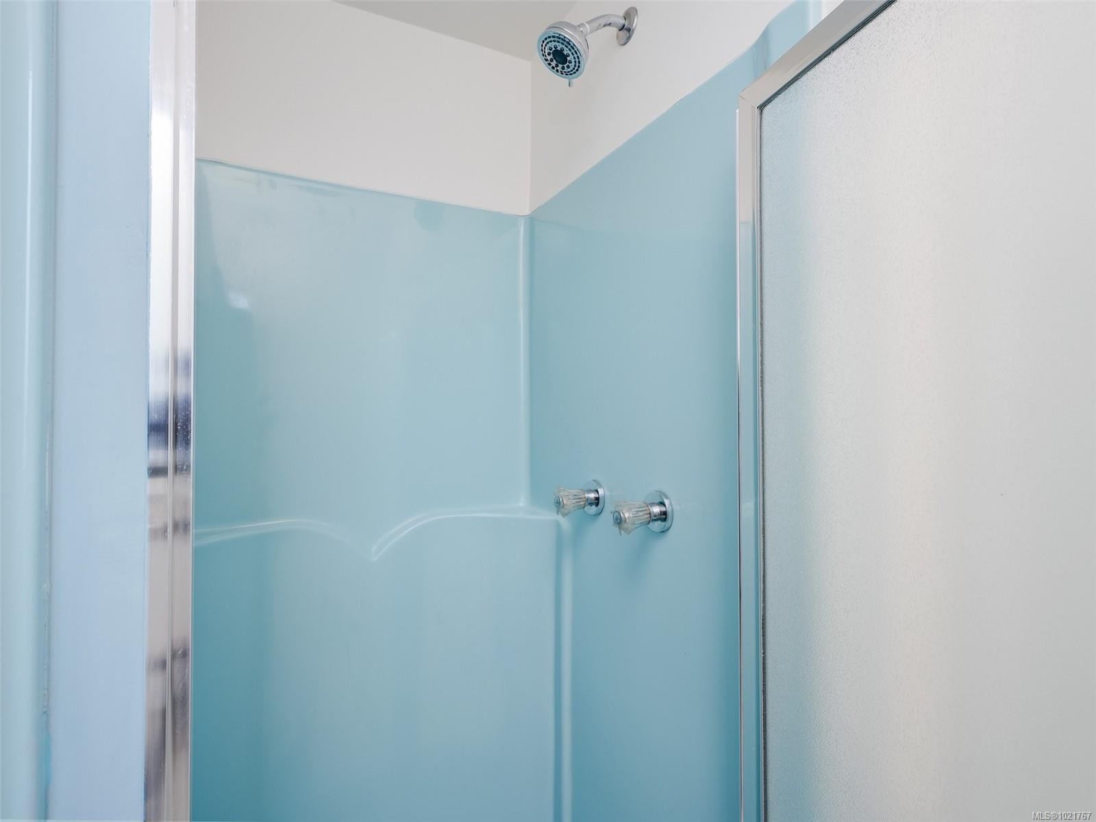 2202 Arbutus Rd, Saanich, BC