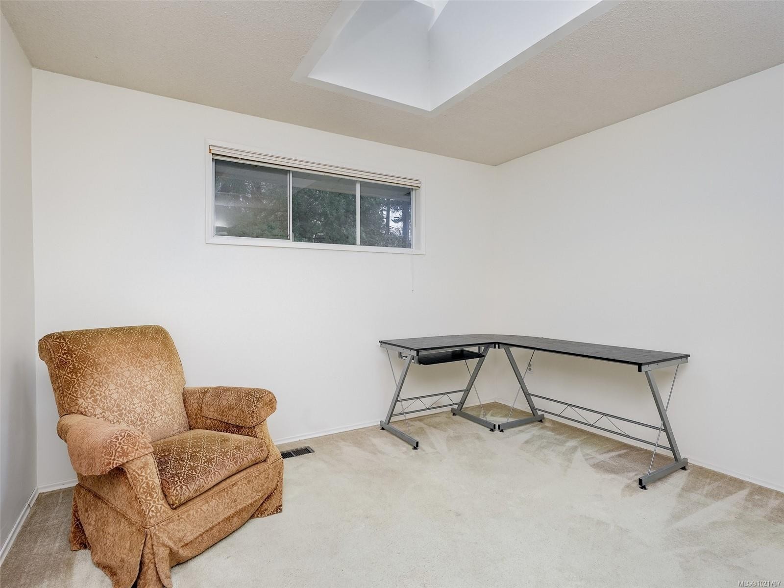 2202 Arbutus Rd, Saanich, BC