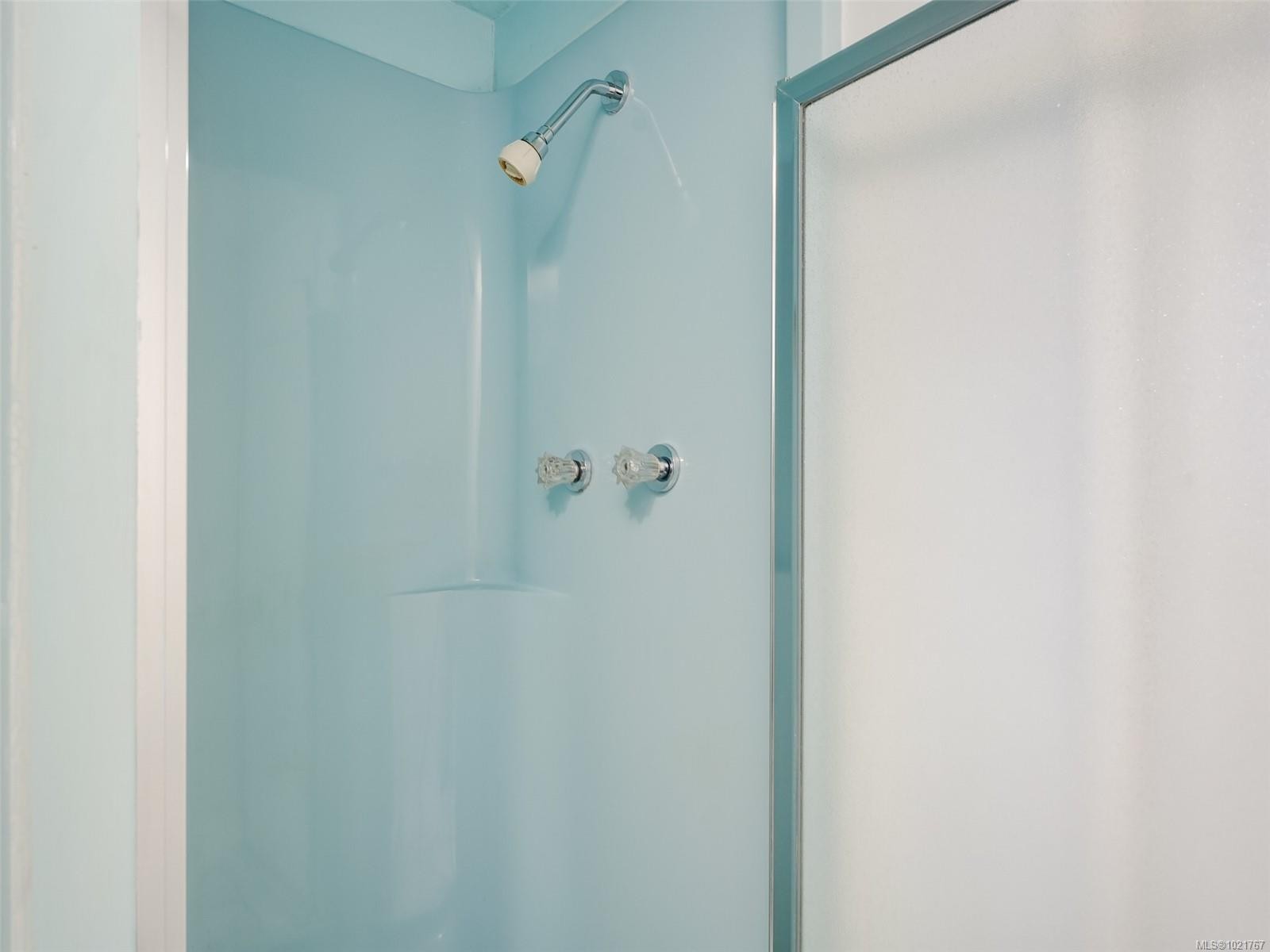 2202 Arbutus Rd, Saanich, BC