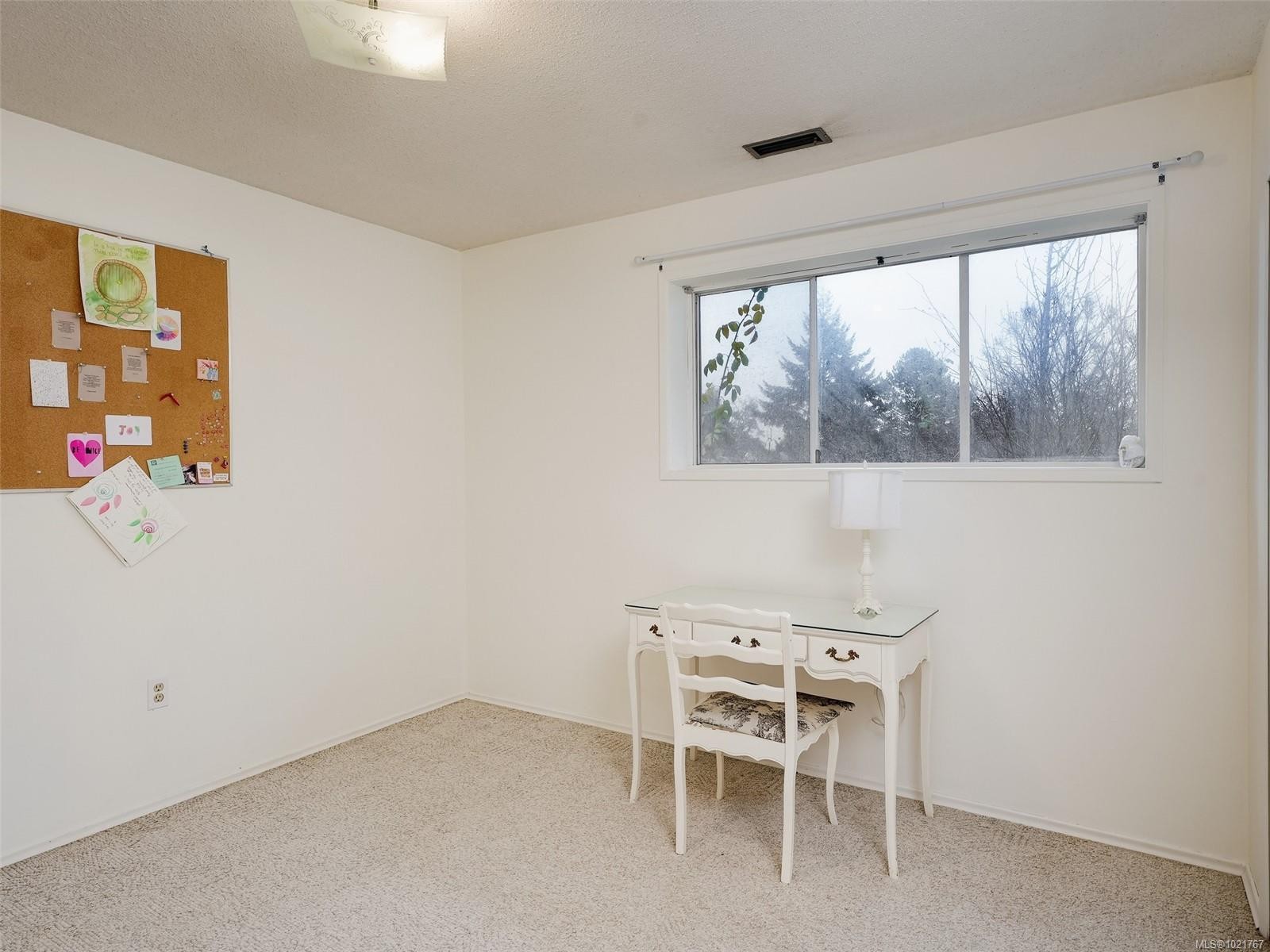 2202 Arbutus Rd, Saanich, BC