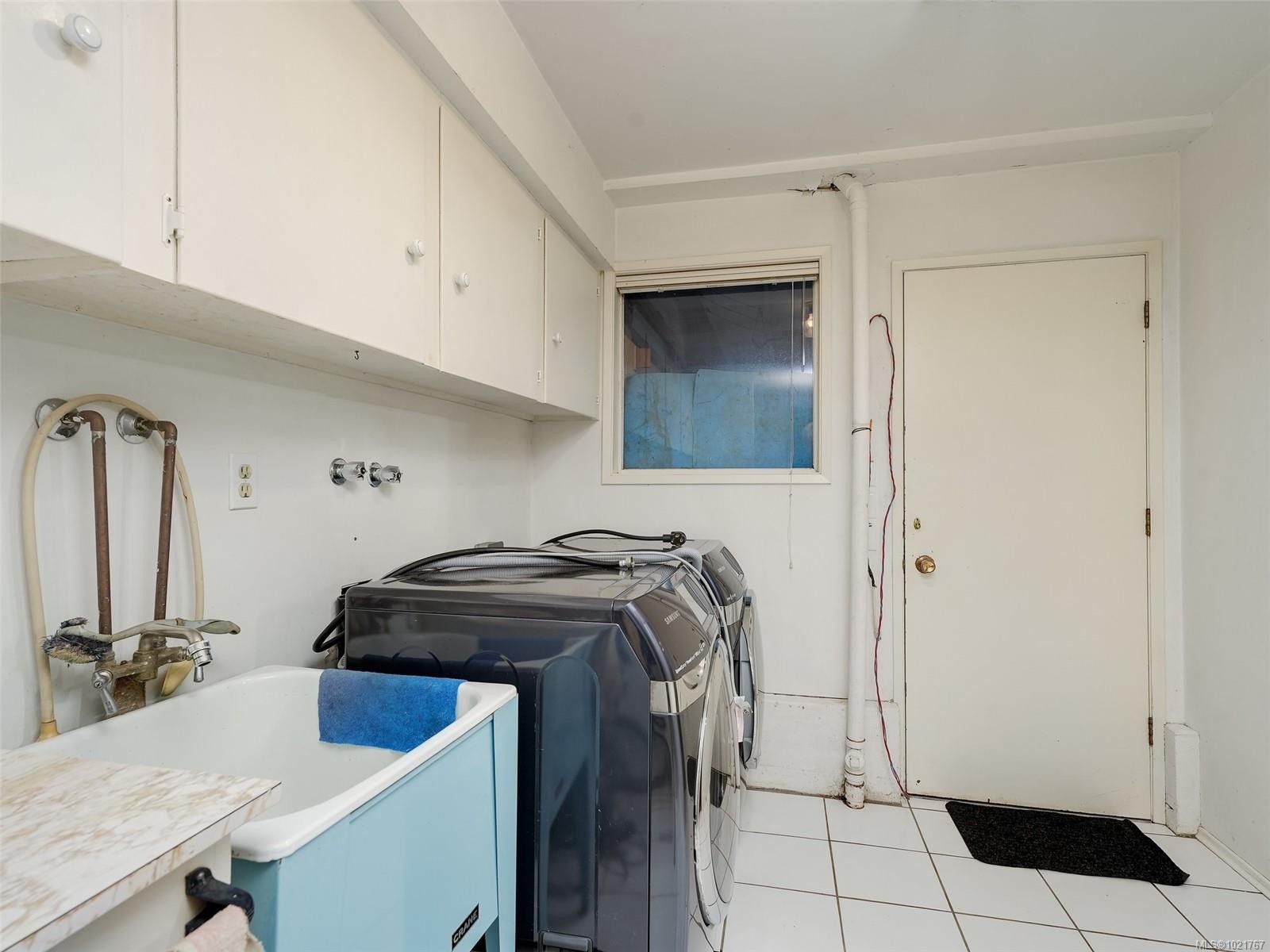 2202 Arbutus Rd, Saanich, BC