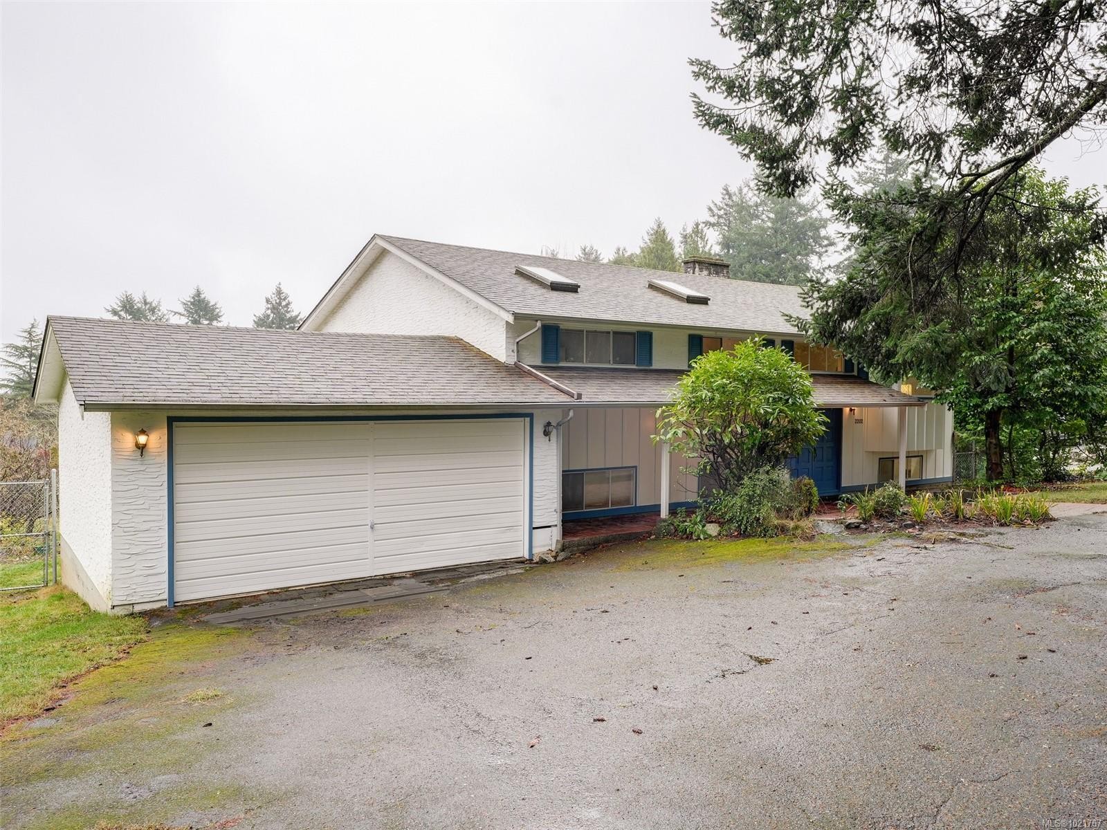 2202 Arbutus Rd, Saanich, BC
