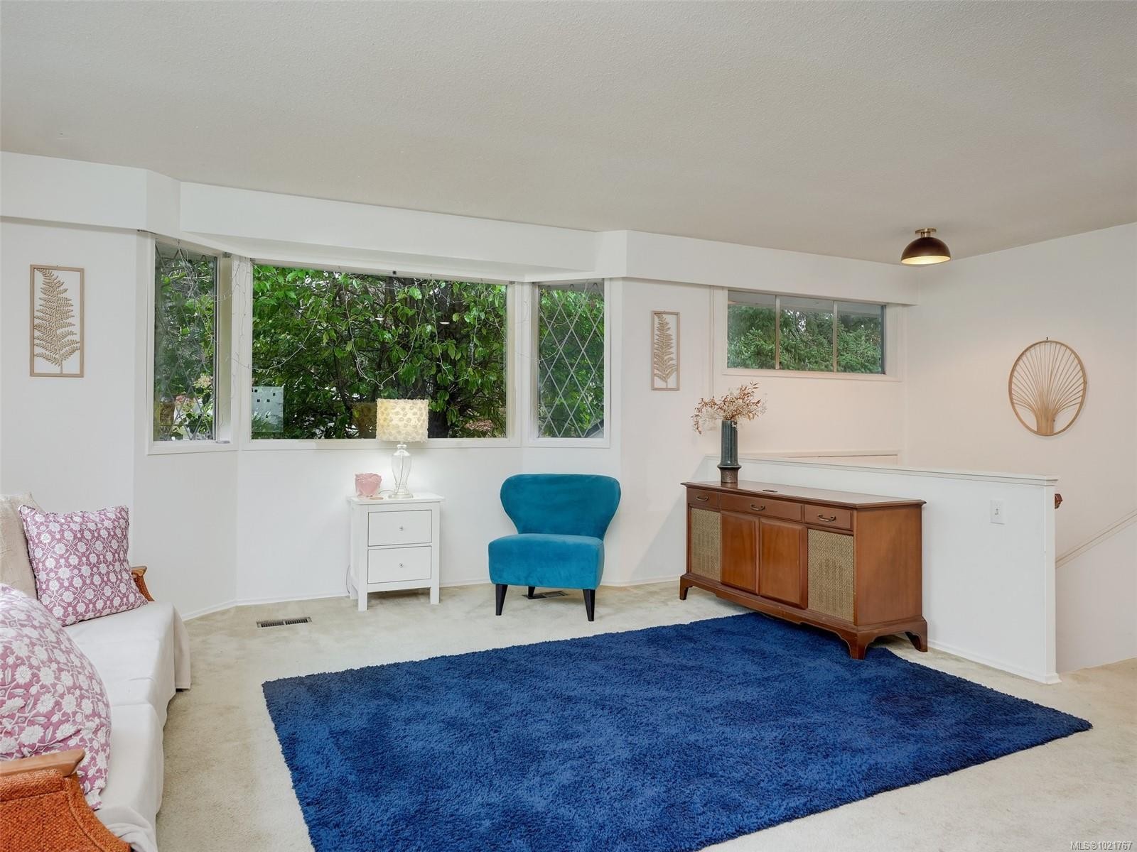 2202 Arbutus Rd, Saanich, BC