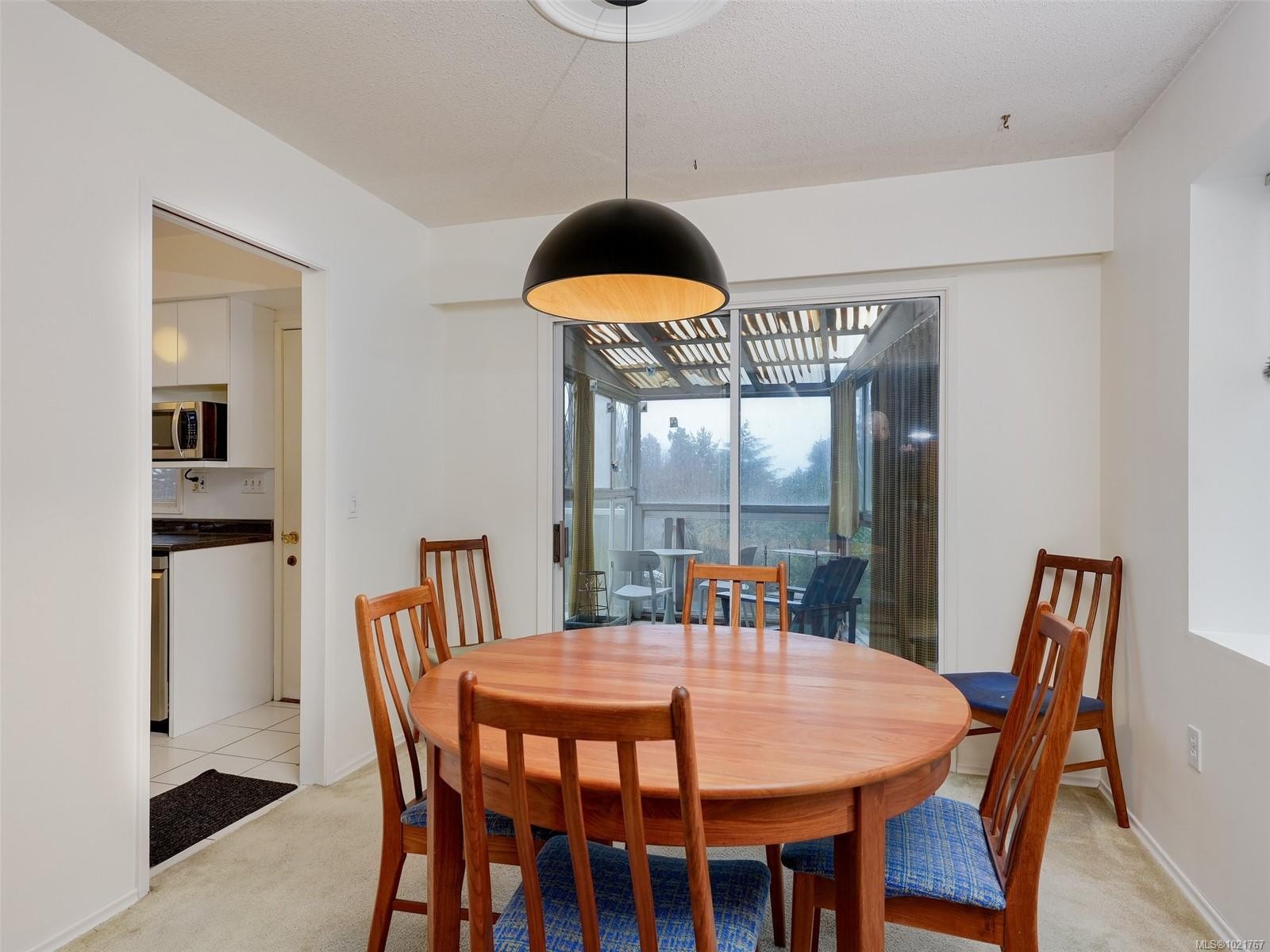 2202 Arbutus Rd, Saanich, BC