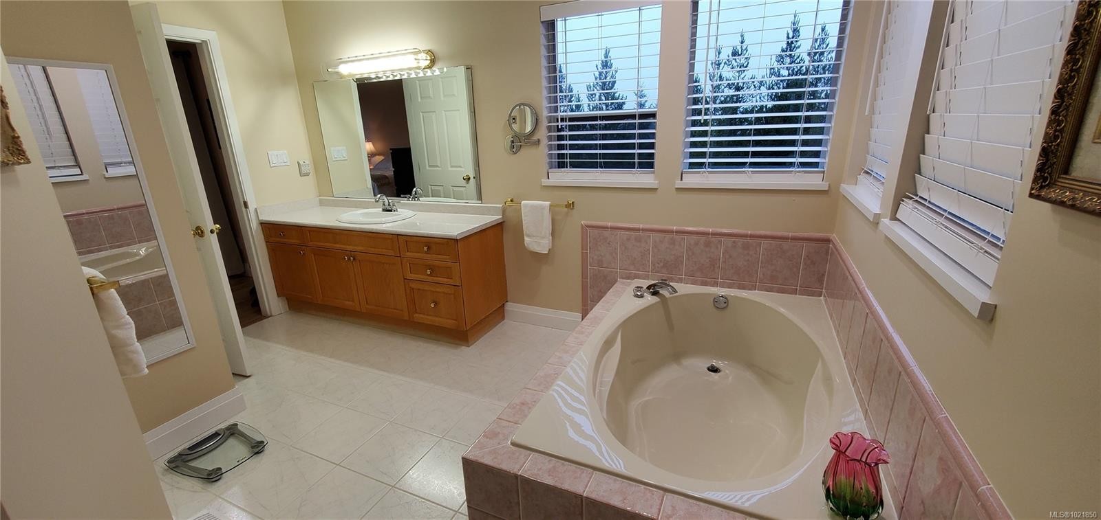 527 Cala Crt, Gold River, BC