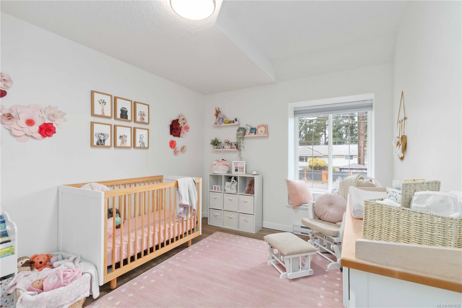 A-3037 Pickford Rd, Colwood, BC