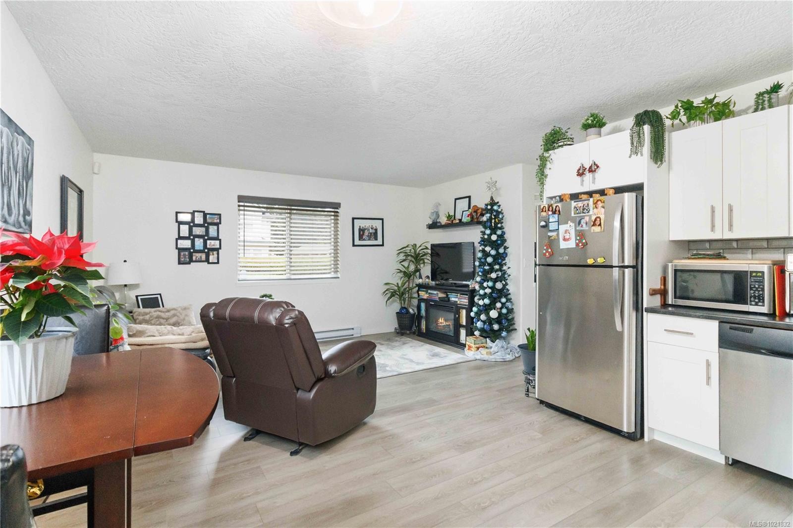 A-3037 Pickford Rd, Colwood, BC