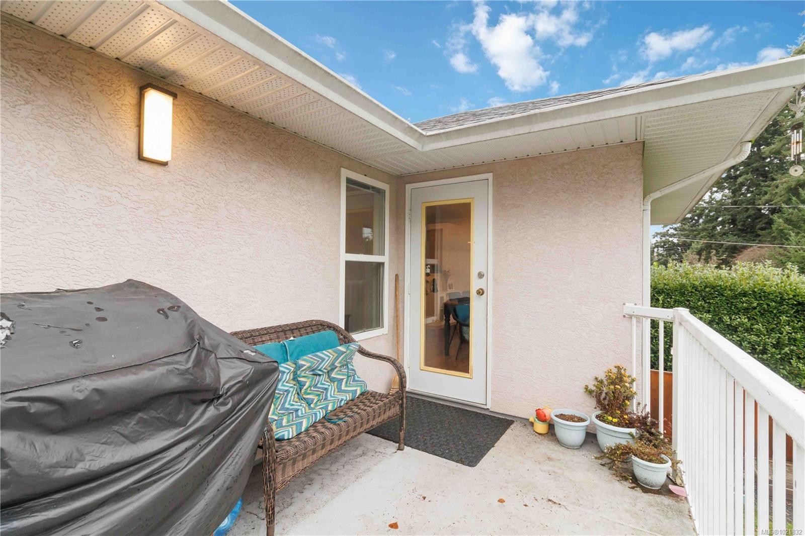 A-3037 Pickford Rd, Colwood, BC