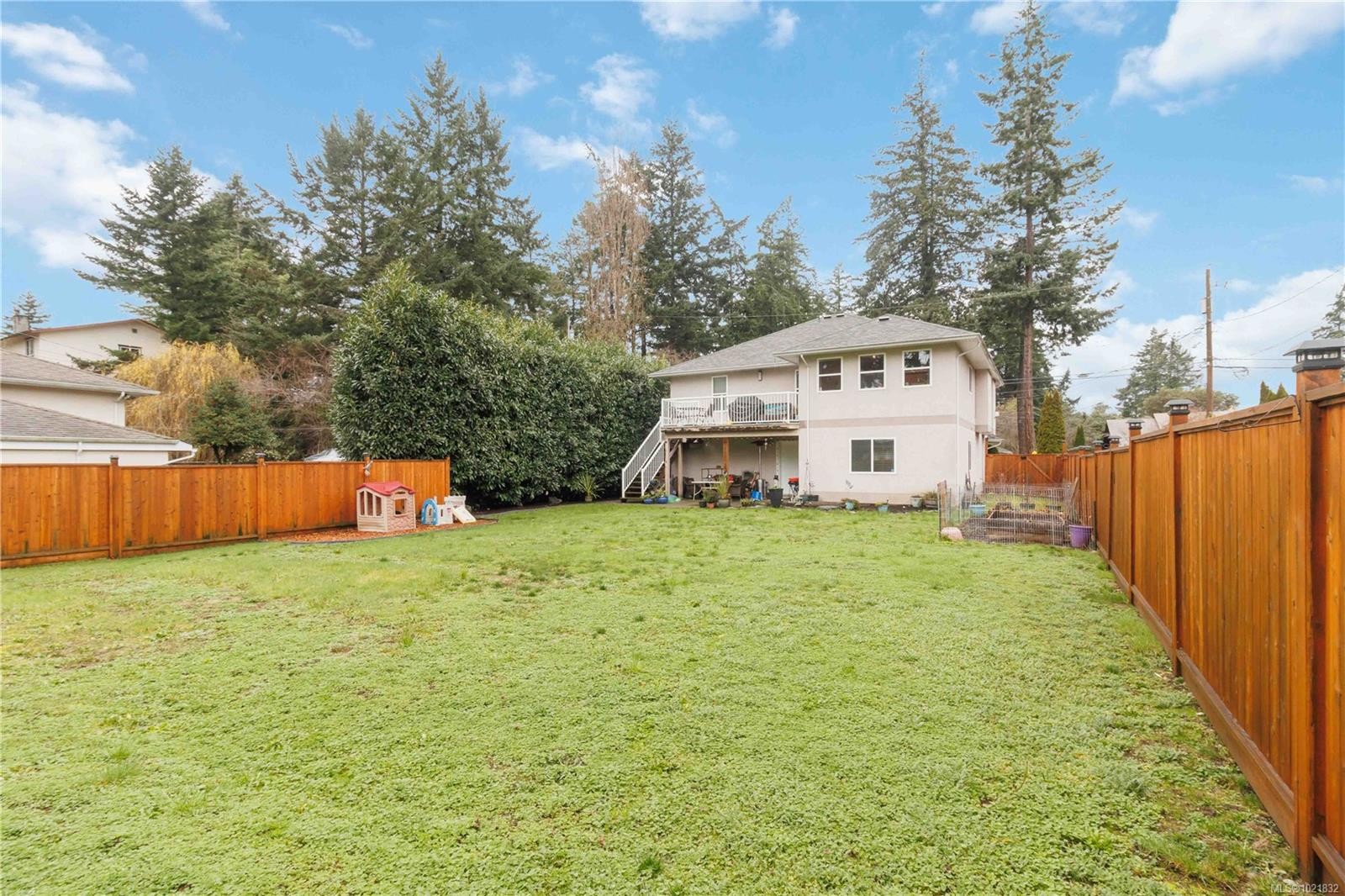 A-3037 Pickford Rd, Colwood, BC