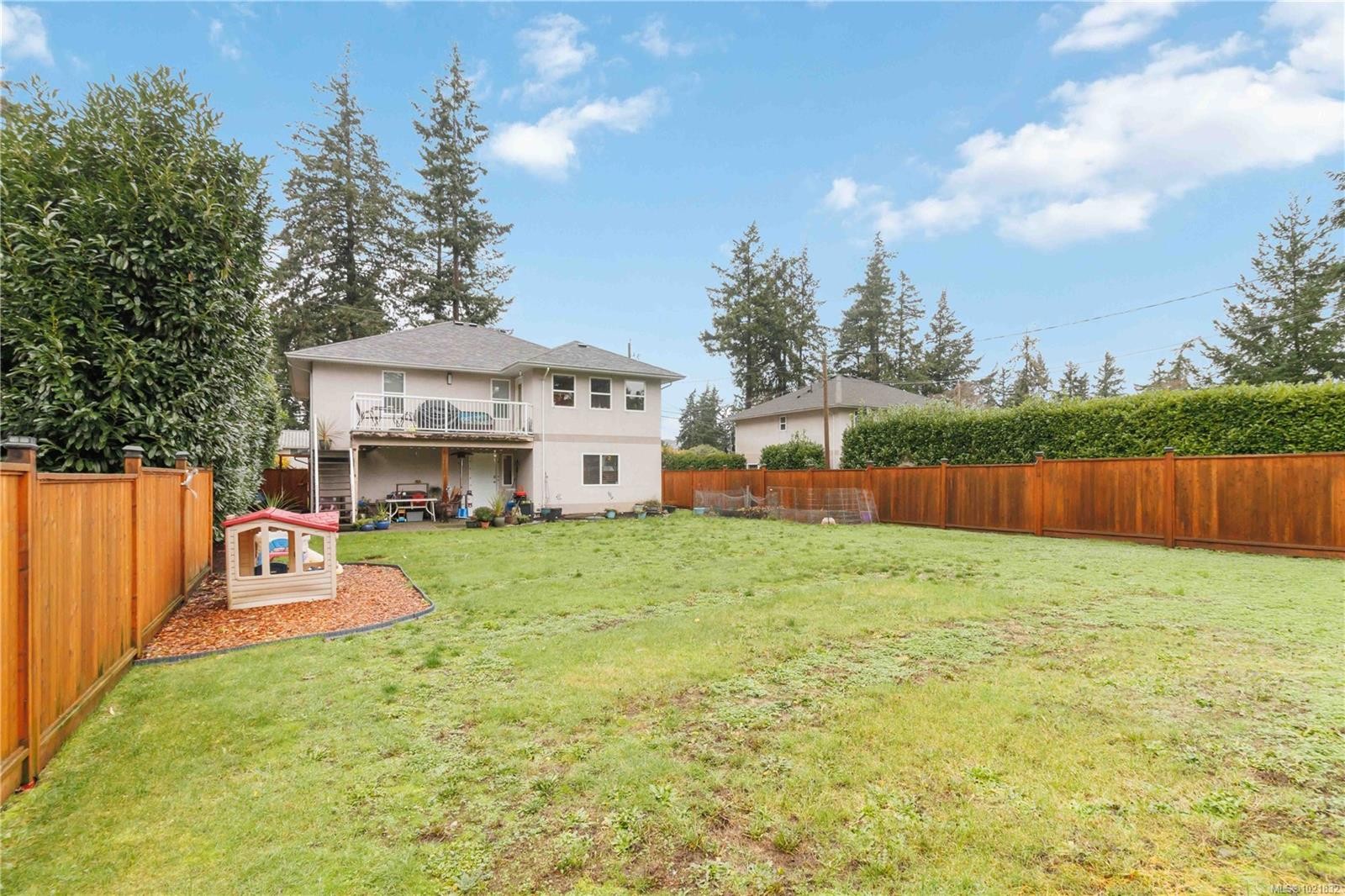 A-3037 Pickford Rd, Colwood, BC