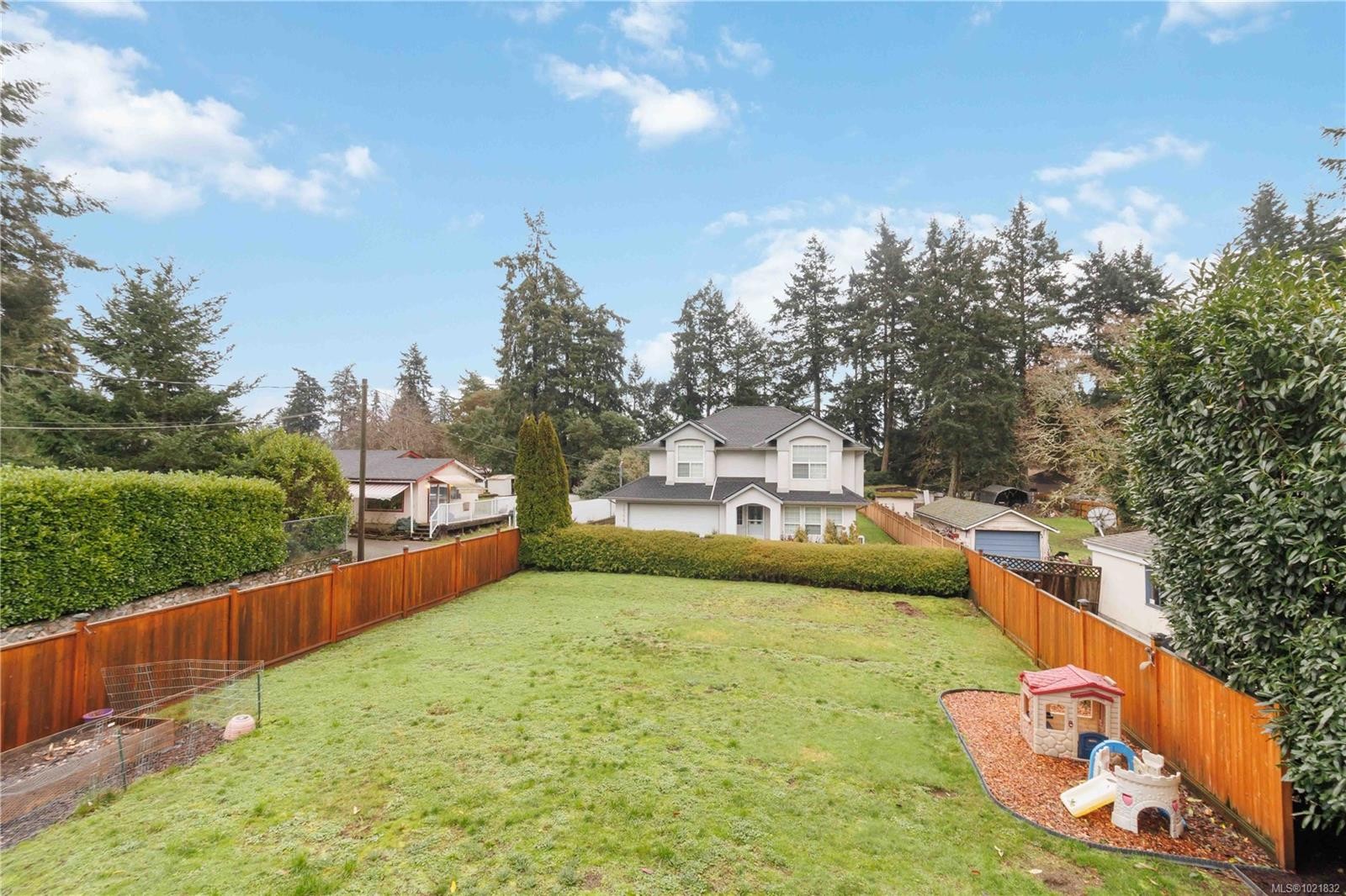 A-3037 Pickford Rd, Colwood, BC