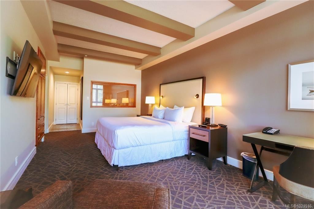 306-308A&B-1376 Lynburne Pl, Langford, BC - Indoor Photo Showing Bedroom