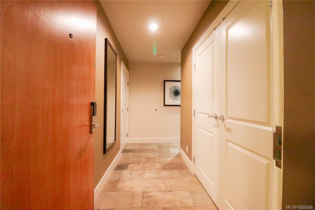 306-308A&B-1376 Lynburne Pl, Langford, BC - Indoor Photo Showing Other Room