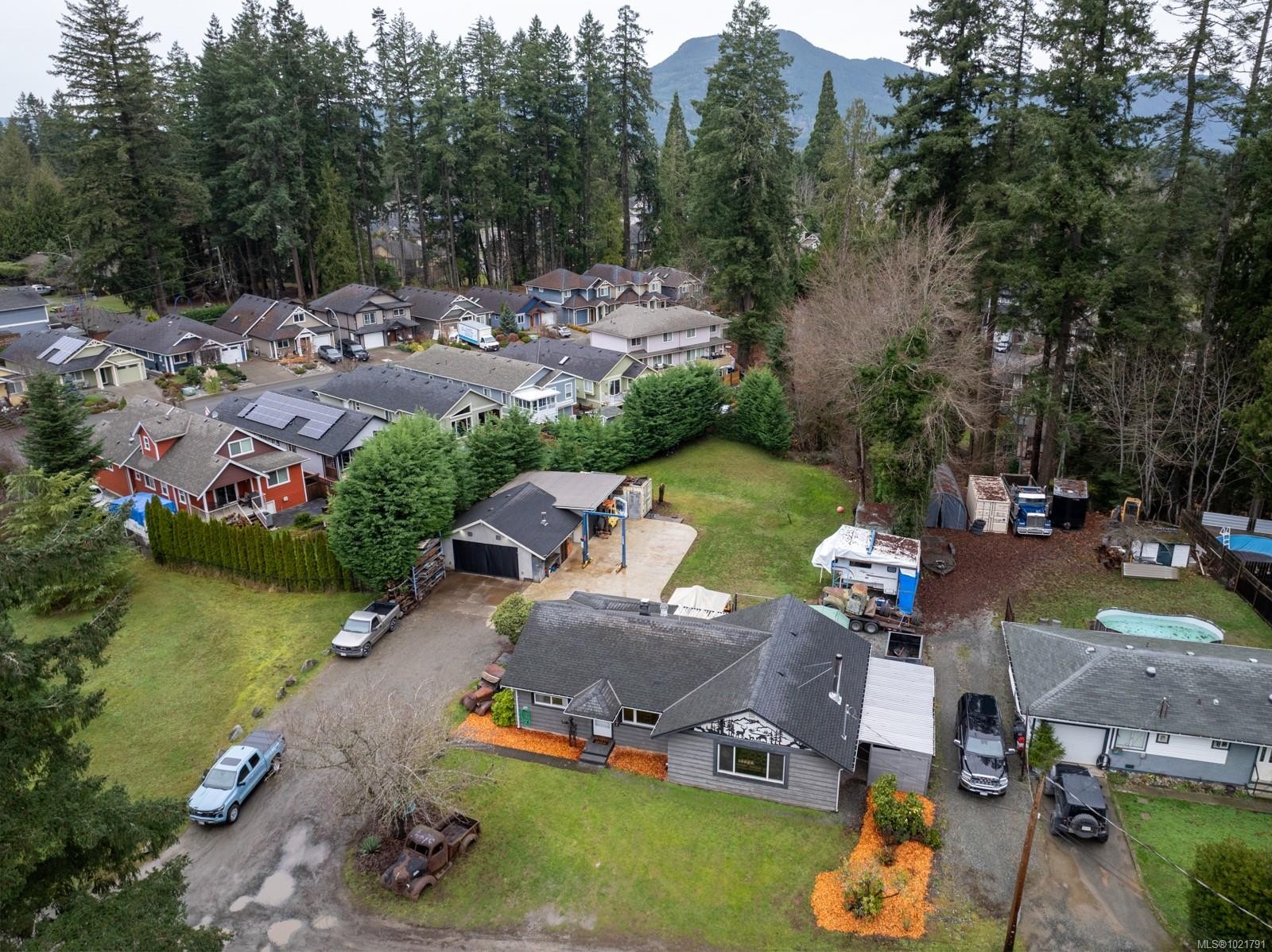 3075 Baker Rd, Duncan, BC