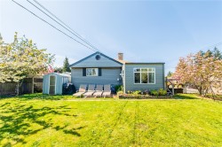 487 Pym St NORTH Parksville, BC V9P 1B9