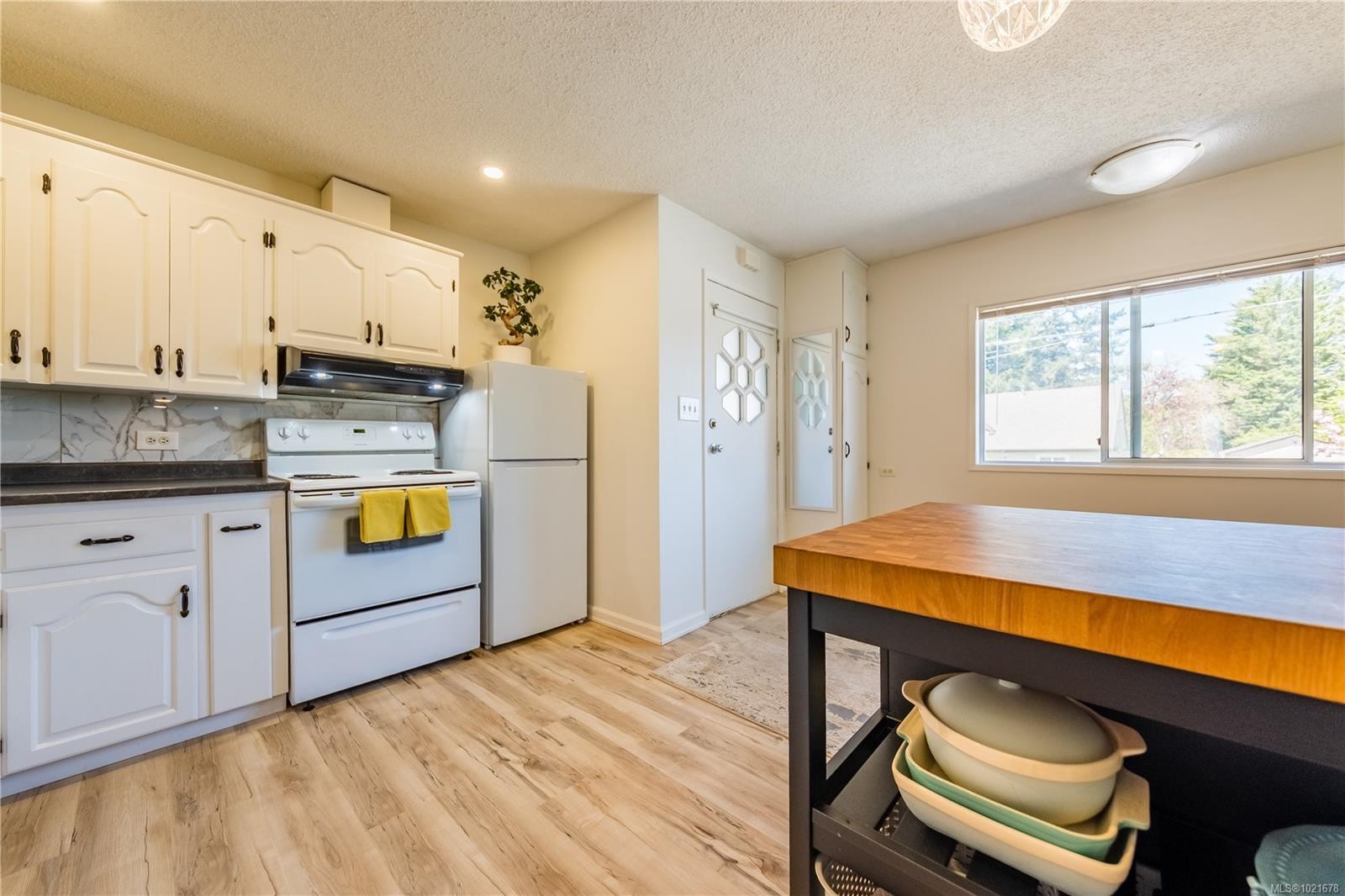 487 Pym St North, Parksville, BC