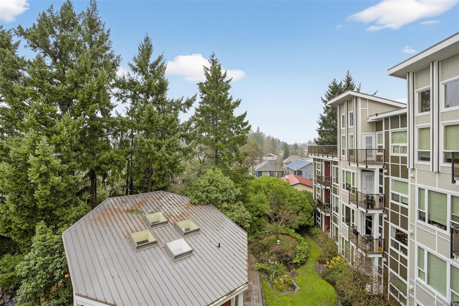 406-866 Brock Ave, Langford, BC - Outdoor