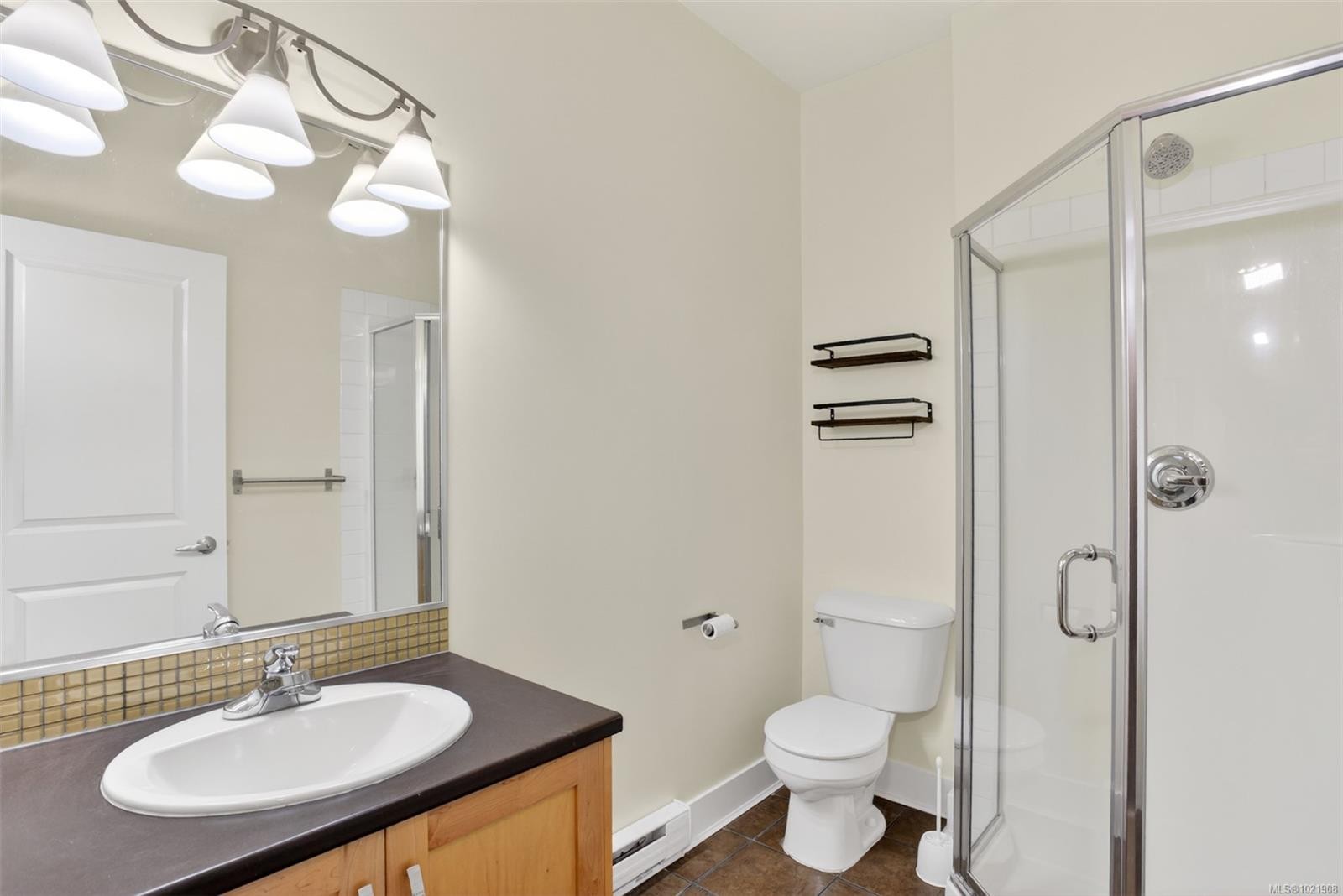 406-866 Brock Ave, Langford, BC - Indoor Photo Showing Bathroom