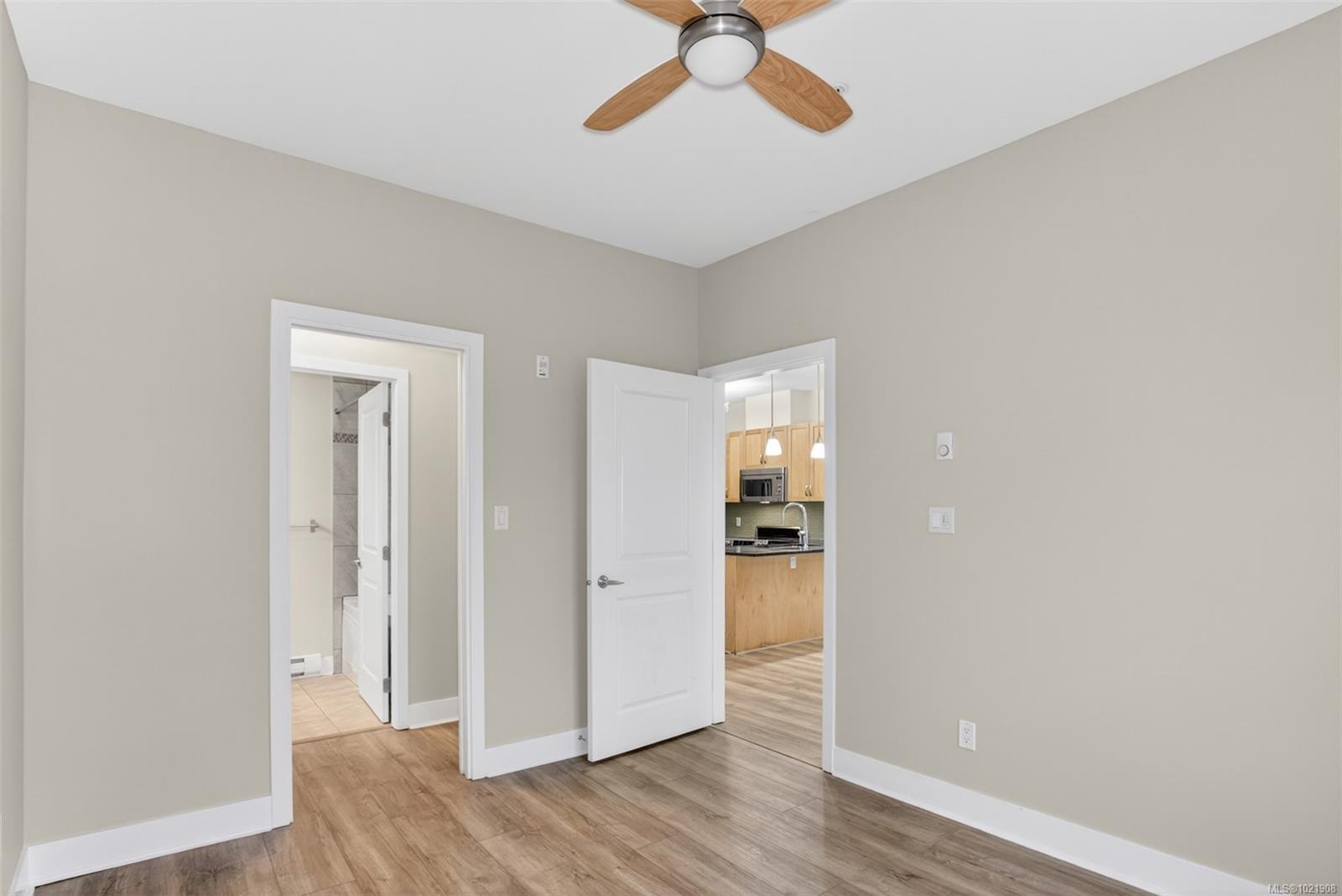 406-866 Brock Ave, Langford, BC - Indoor Photo Showing Other Room