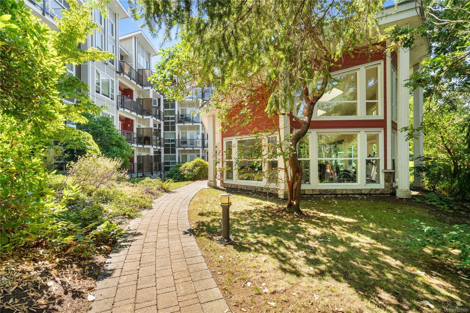 406-866 Brock Ave, Langford, BC - Outdoor