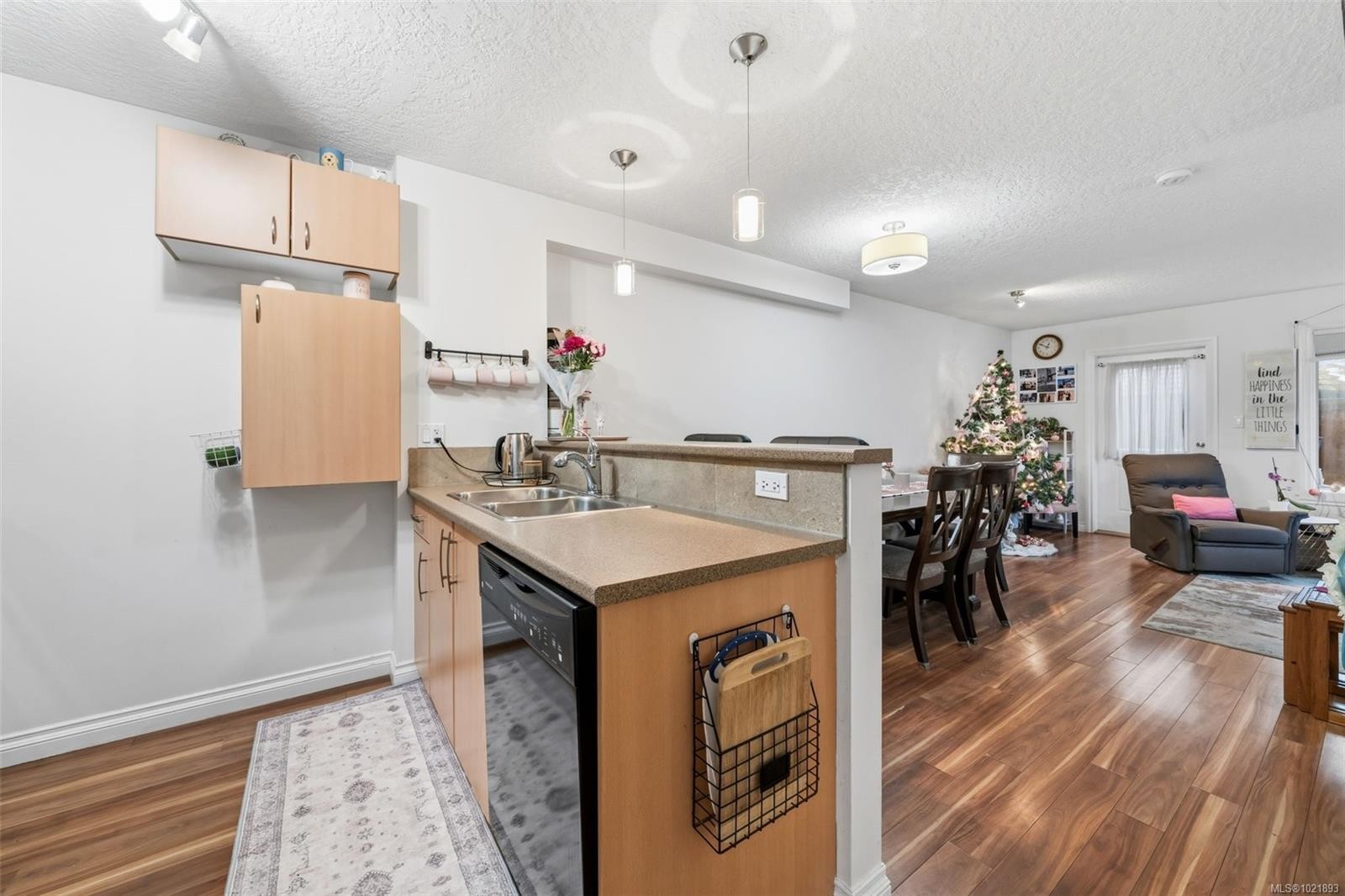 101-1919 Maple Ave South, Sooke, BC