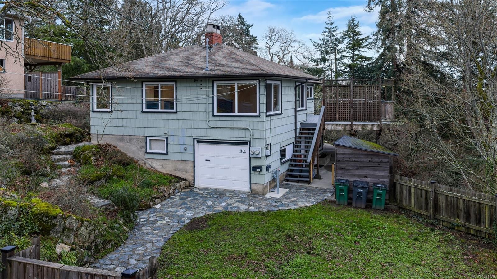1181 Clovelly Terr, Saanich, BC