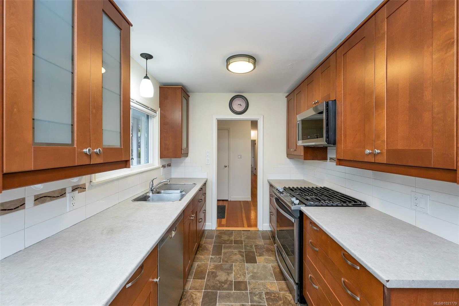 1181 Clovelly Terr, Saanich, BC