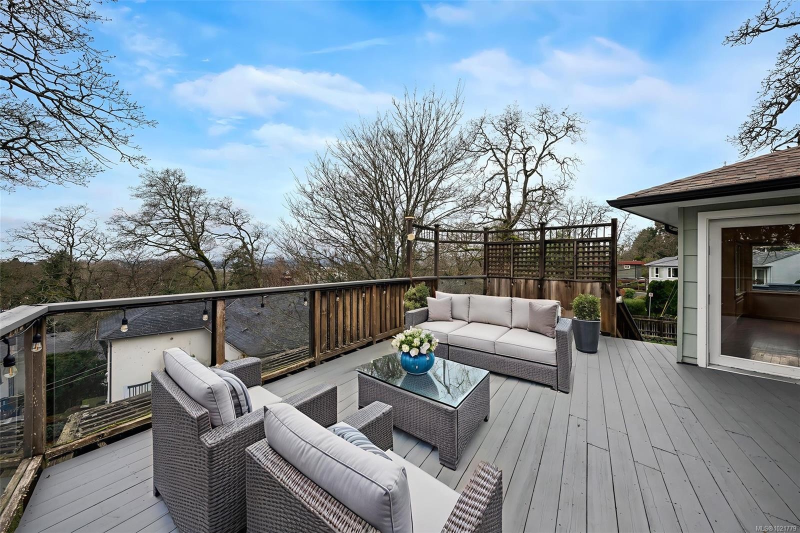 1181 Clovelly Terr, Saanich, BC