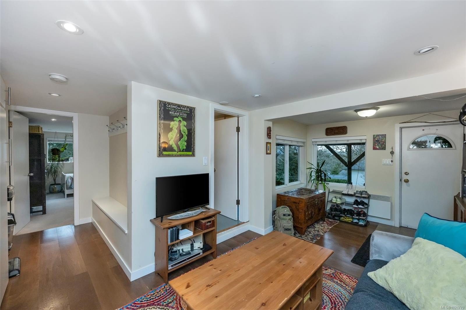 1181 Clovelly Terr, Saanich, BC