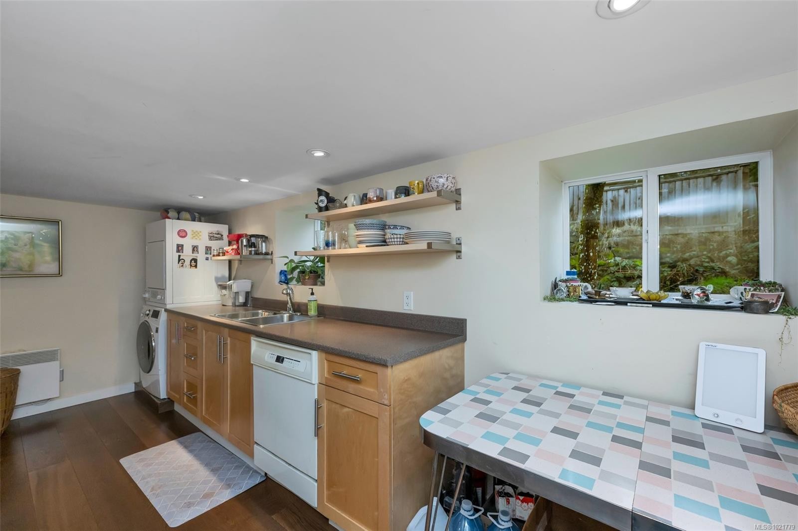 1181 Clovelly Terr, Saanich, BC