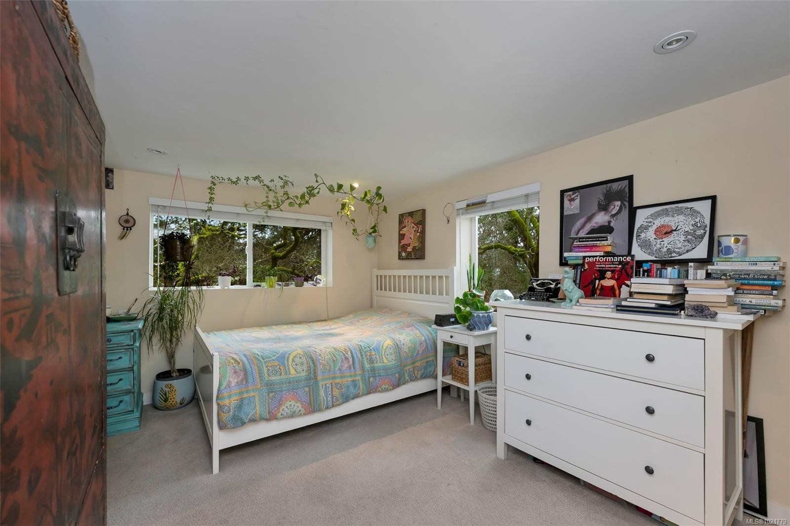 1181 Clovelly Terr, Saanich, BC