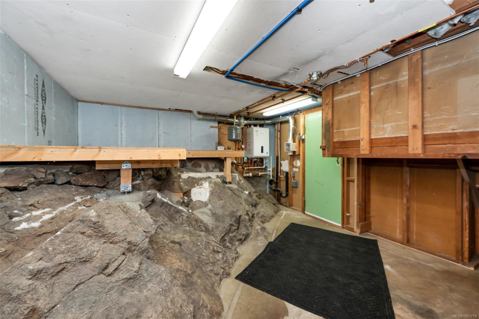 1181 Clovelly Terr, Saanich, BC