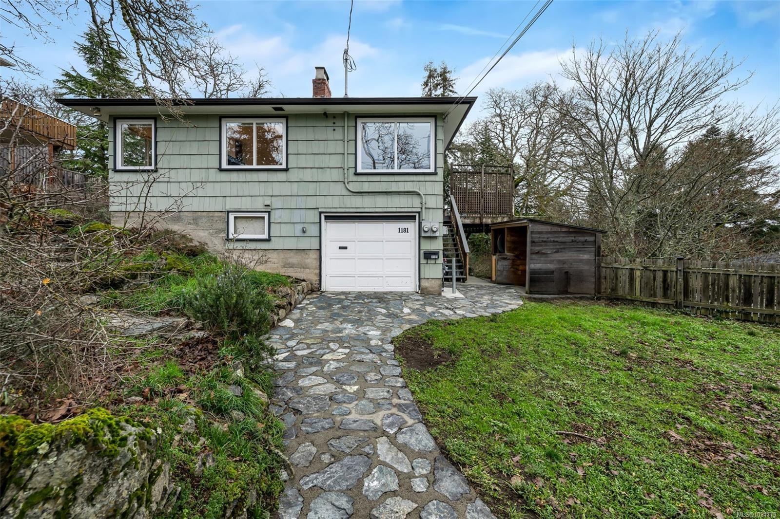 1181 Clovelly Terr, Saanich, BC